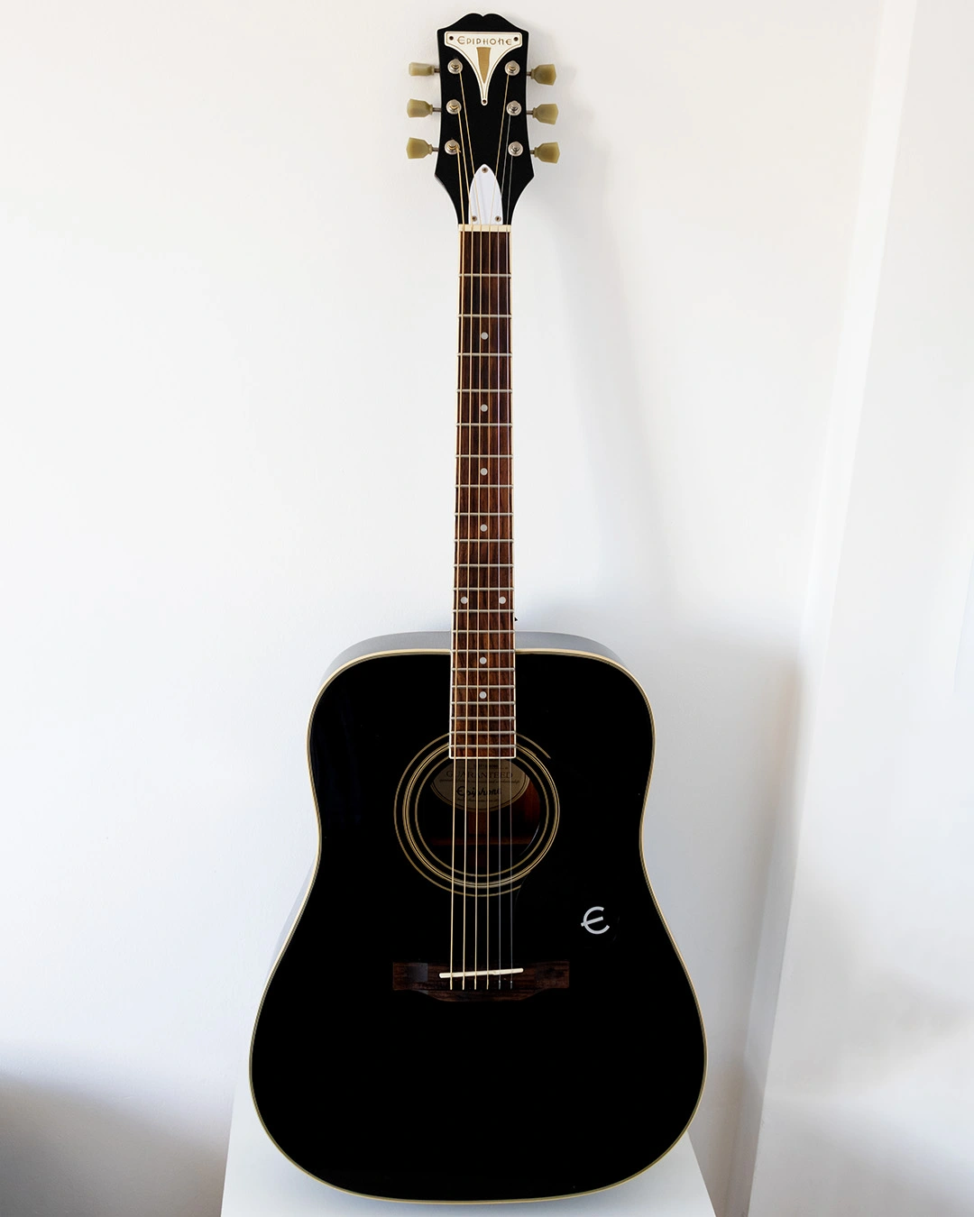 Calibración de guitarra acústica Epiphone