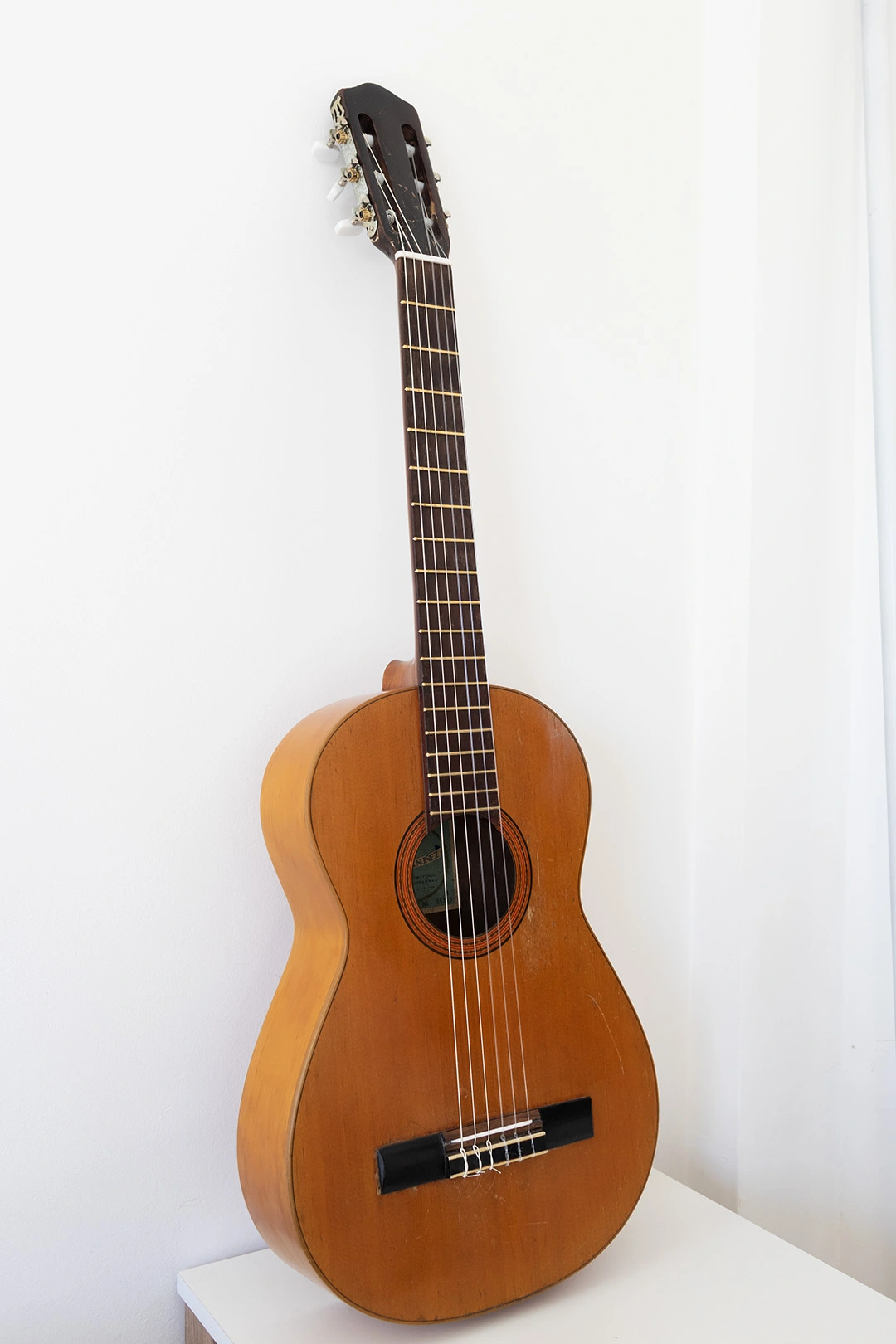 Calibración completa y cambio de clavijero en guitarra criolla